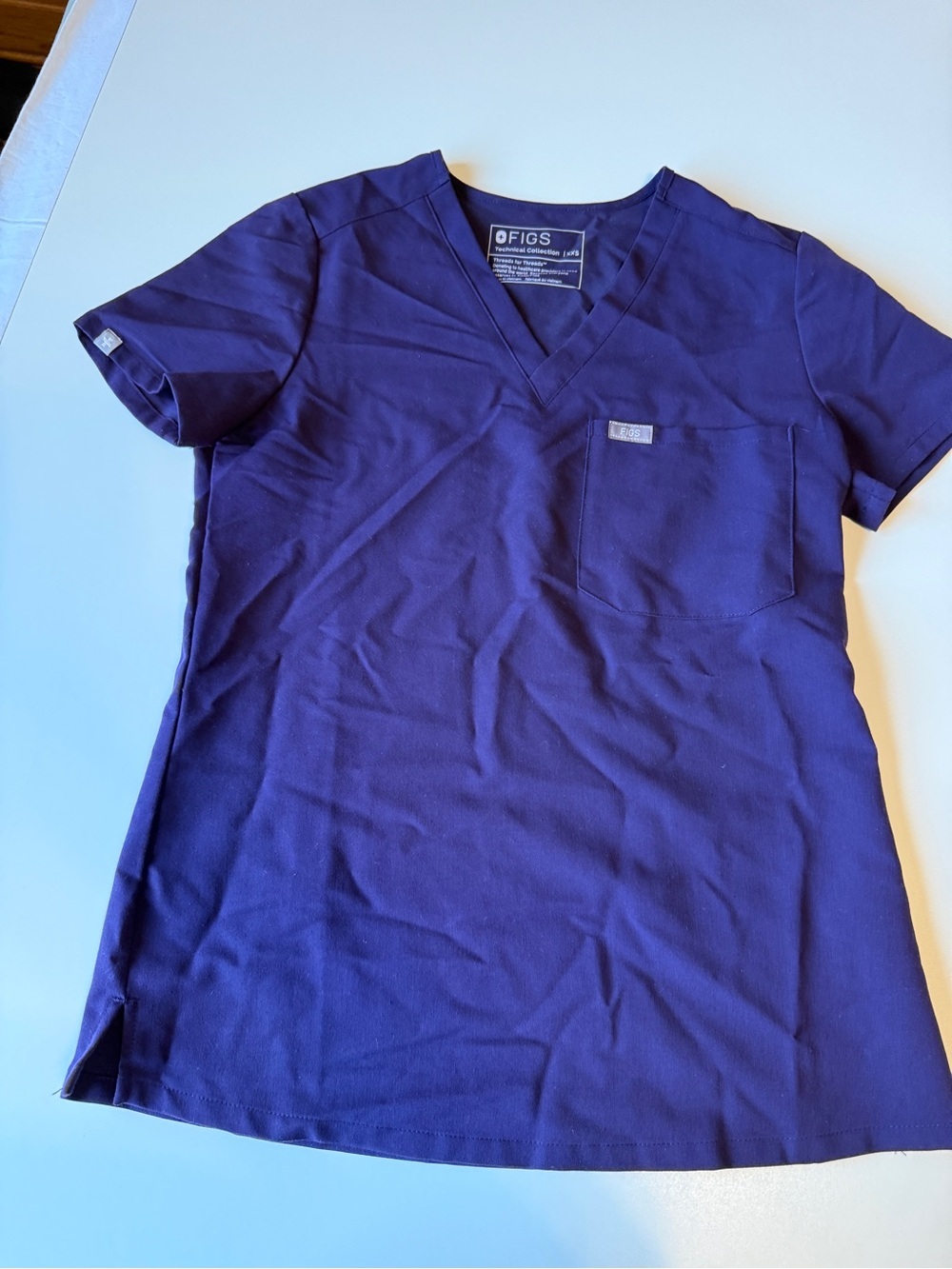 Figs Technical Collection V-Neck XXS Catarina Scrub Top in Deep Purple